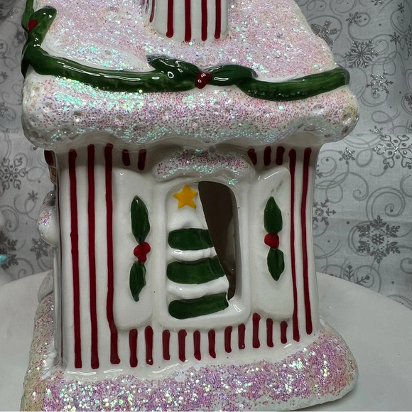 Blue Sky Clayworks x Sanrio Hello Kitty Christmas "Warmest Wishes" Ceramic House - Picture 9 of 13